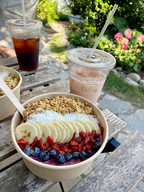 Acie Bowls Aesthetic, Acai Bowl Cafe, Acia Bowls Astetic, Eating Healthy Aesthetic, Açaí Aesthetic, Eat Healthy Aesthetic, Aesthetic Acai Bowl, Healthy Meals Aesthetic, Acia Bowls