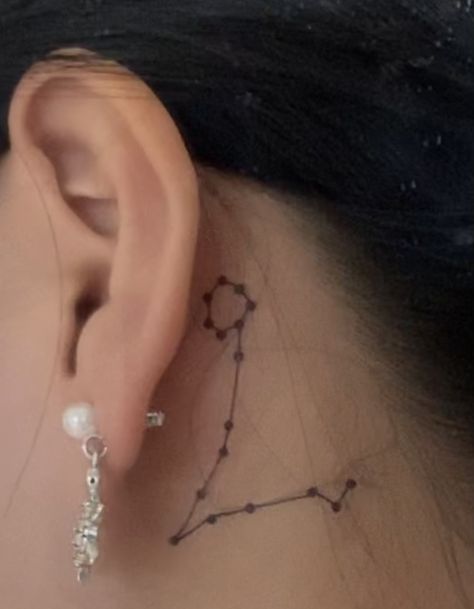 Pisces Ear Tattoo, Behind The Ear Pisces Tattoo, Zodiac Sign Tattoo Behind Ear, Pisces Symbol Tattoo Behind Ear, Fish Horoscope Tattoo, Small Pisces Tattoos Constellation, Tattoo Pisces, Tattoo Ear, Pisces Tattoo