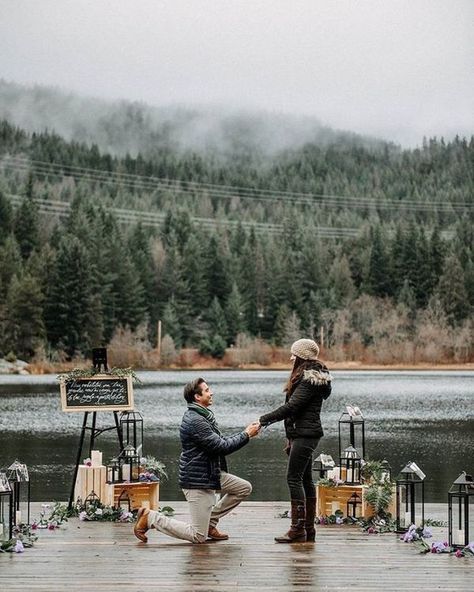 The Cutest Proposal Photos We Spotted That'll Just Make Your Day! Outdoor Proposal, Cute Proposal Ideas, Winter Proposal, Romantic Marriage, Proposal Pictures, Best Proposals, Ways To Propose, Romantic Surprise, Proposal Photos