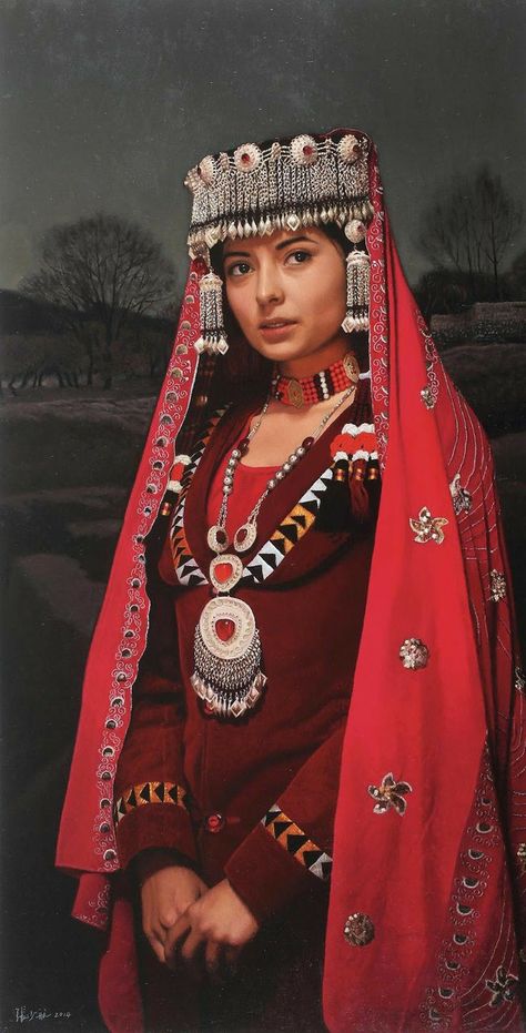 Persian Traditional Clothing, Afghan Clothes, Influential Women, Afghan Dresses, Just Style, Islamic Art Calligraphy, Girls Wardrobe, Historical Dresses, Central Asia