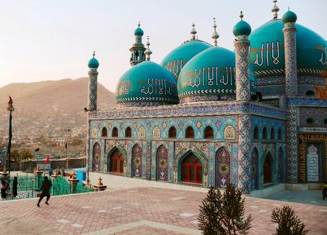 Kart-e Sakhi Mosque. Kabul, Afghanistan, Silk Road. Cities In Korea, Kabul Afghanistan, Holiday List, Beautiful Mosques, Korea Travel, North Korean, Silk Road, Islamic Architecture, World Cultures