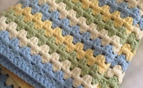 [Free Pattern] Ridiculously Easy And Beautiful Granny Stripe Baby Blanket - Knit And Crochet Daily Granny Stripe Baby Blanket, Crochet Throws, Granny Stripe, Crocheted Blankets, Striped Baby Blanket, Crochet Baby Blanket Free Pattern, Baby Afghan Crochet, Manta Crochet, Afghan Patterns