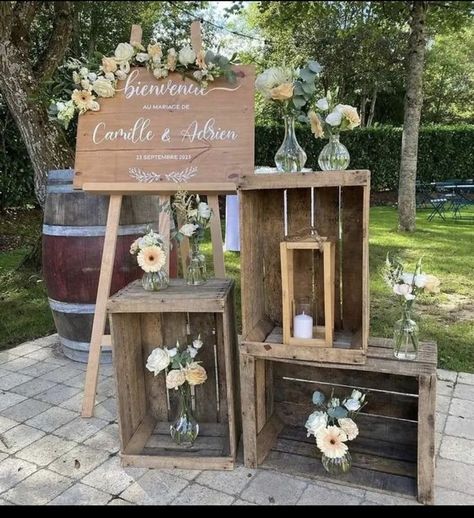 Wedding Hire Ideas, Wooden Crates Wedding, Wedding Table Deco, Wedding Crates, Spring Wedding Color Palette, Pallet Wedding, Wedding Backyard Reception, Wedding Entrance Decor, Barn Wedding Reception