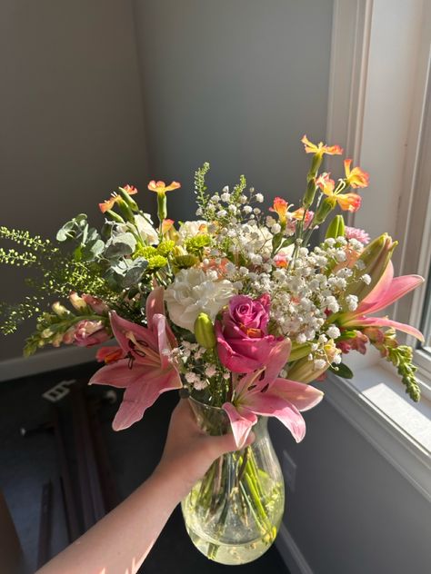 Pink lilies Babys breath Pink rose Pretty Bouquet Of Flowers Simple, Baby Breath Arrangement, Flower Bouquet Baby Breath, Lilies And Roses Bouquet, Pink Lilies Bouquet, Pink Lily Bouquet, Lilies Aesthetic, Pink And Purple Bouquet, Babies Breath Flowers