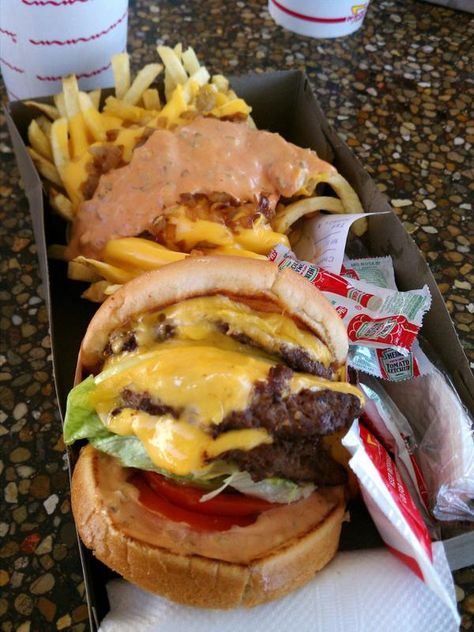 In And Out Burger, Burger Places, California Food, Dinner Plans, Fat Man, Food To Go, Food Goals, Food Is Fuel, American Food