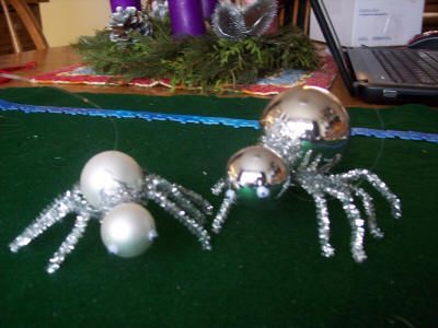 Spider Ornaments, Homemade Christmas Ornaments, Christmas Spider, Pipe Cleaners, Sweet Christmas, Christmas Ornaments Homemade, Christmas Ornaments To Make, Ornaments Christmas, Diy Homemade