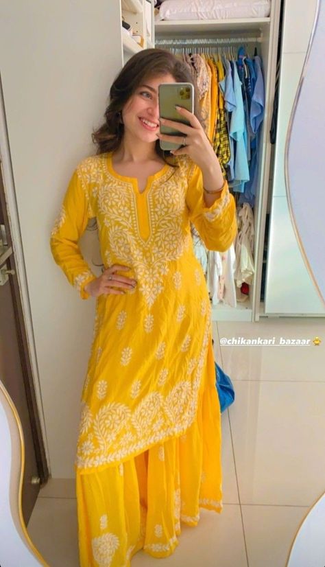 Aditi Bhatia In Suit, Chicken Kari Kurta, Haldi Dresses, Suit Kurti, Aditi Bhatia, Indian Bridesmaids, Instagram Collage, Simple Kurti Designs, Traditional Indian Dress