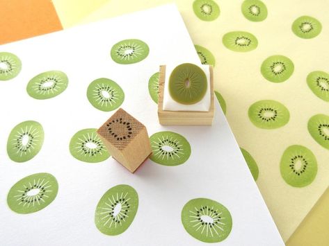 Fruit Stamp, Diy Stamps, Fruits Decoration, Hand Carved Stamps, Stamp Carving, Handmade Stamps, Linocut Art, Fabric Stamping, Kiwi Fruit