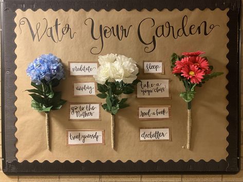 super simple spring RA bulletin board with flowers and tips for self-care Ra Bulletin Board Ideas, Dorm Bulletin Boards, Flower Bulletin Boards, Res Life Bulletin Boards, Resident Assistant Bulletin Boards, December Bulletin Boards, Health Bulletin Boards, February Bulletin Boards, College Bulletin Boards