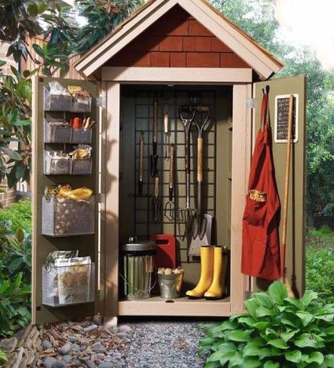 Shed Projects - CLICK THE PIC for Many Shed Ideas. #shedplans #sheddesigns Outdoor Storage Locker, Diy Storage Shed Plans, Garden Shed Diy, Small Garden Shed, Diy Storage Shed, Shed Organization, Garden Farm, Backyard Storage, Small Sheds