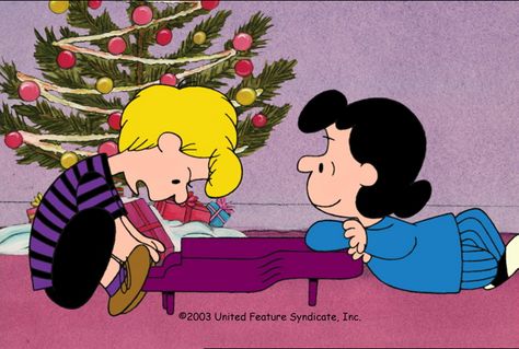 Schroeder & Lucy Famous Christmas Quotes, Charlie Brown Wallpaper, A Charlie Brown Christmas, Lucy Van Pelt, Peanuts Comic Strip, Peanuts Cartoon, Peanuts Characters, Christmas Tale, Brown Christmas