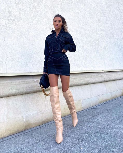 Boots in fashion Beige Thigh High Boots Outfit, Beige Thigh High Boots, Thigh High Boots Outfit, Jeans Suit, Moscow Fashion, Legs Outfit, High Boots Outfit, Boots Outfits, Beige Boots