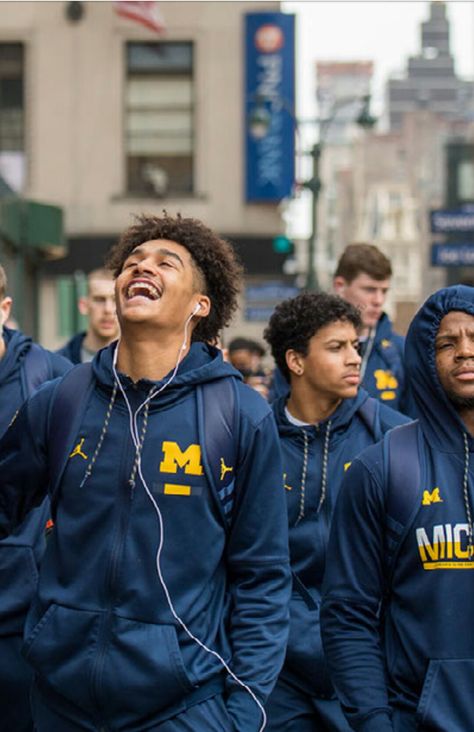 Jordan Poole Michigan, Michigan Wolverines Basketball, Men Aesthetic Outfits, Michigan Basketball, Michigan Go Blue, Jordan Poole, Maize And Blue, Basketball Players Nba, Michigan Sports