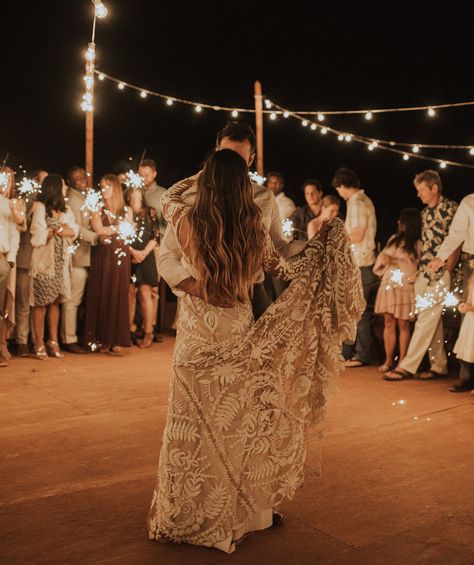 Sparklers During First Dance, Sparklers First Dance, Sparkler First Dance, Moab Wedding, First Dance Wedding Songs, Rihanna Love, Dance Remix, Song Ideas, Renewal Wedding