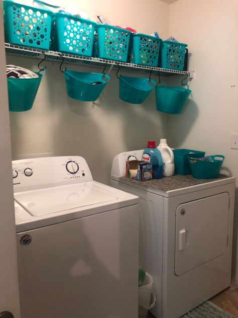 Small Basement Organization, House Organization Ideas Laundry, Storage Ideas For Mobile Homes, House Organization Ideas Dollar Stores, Laundry Organization Ideas Storage, Small House Organization Ideas, Laundry Room Closet Ideas, Small Kitchen Look Bigger, Diy Organization Hacks