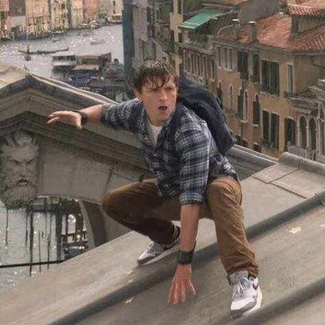 Peter Spiderman, Tom Peters, Peter Parker Spiderman, Spider Man Far From Home, Billy Elliot, Tom Holland Imagines, Tom Holland Peter Parker, Spiderman Movie, Marvel Photo