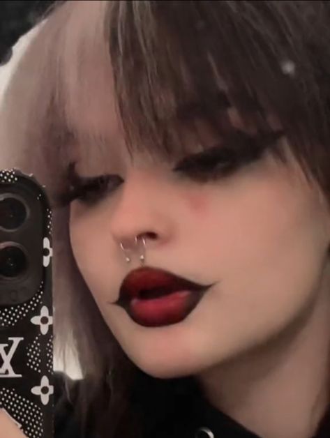 Vampire Makeup Inspiration, Prom Makeup Lips, Egirl Lips, Black And Red Emo Makeup, Red And Black Makeup Looks, Red And Black Lips, Black And Red Lips, Bold Makeup Looks Red Lips, Red And Black Makeup