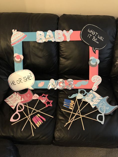 Gender Reveal Photo Props, Diy Gender Reveal Decor, Diy Gender Reveal Ideas Decorations, Gender Reveal Decorations Diy, Small Baby Shower Ideas, Baby Shower Reveal Ideas, Baby Shower And Gender Reveal, Gender Reveal Photo, Indian Baby Shower Decorations