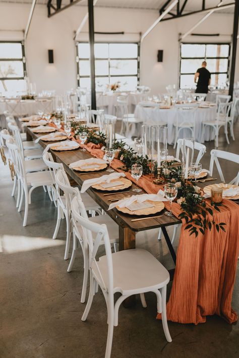 Simple Terracotta Wedding Decor, Wedding Table Decorations Terracotta, Modern Boho Wedding Table Decor, Terracotta Wedding Ideas, Champagne Terracotta Wedding, Grey And Terracotta Wedding, Rust Table Setting Wedding, Terracotta Table Setting Wedding, Fall Wedding Venues Indoor