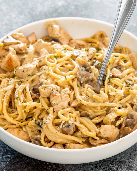 One Pot Chicken Tetrazzini - Jo Cooks Turkey Tetrazzini Recipe, Chicken Tetrazzini Recipes, Hotdish Recipes, Turkey Tetrazzini, Chicken Tetrazzini, Jo Cooks, One Pot Dinners, One Pot Chicken, One Pot Pasta