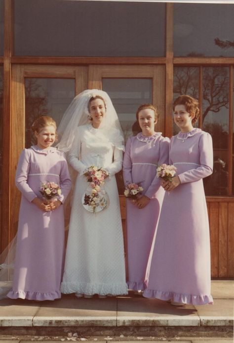 Ugly Bridesmaid Dresses, 1970s Wedding, June Bride, Vintage Bridesmaid Dresses, Vintage Bridesmaids, Floppy Hats, Vintage Wedding Photos, Pink Wedding Dress, Vintage Weddings