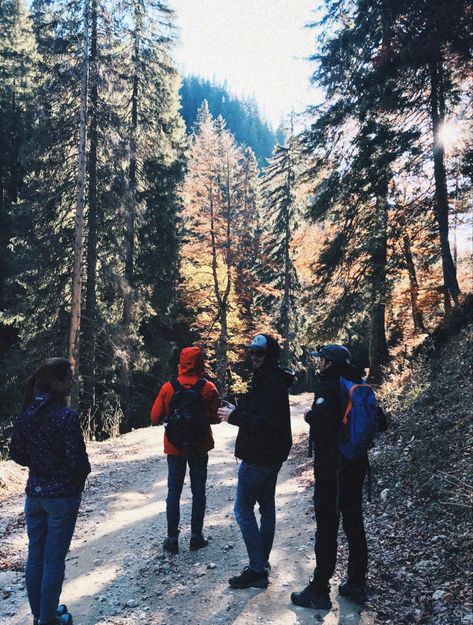 Boys Trip Aesthetic, Road Trip Aesthetic Friends, Family Trip Aesthetic, Mountain Hiking Aesthetic, Boys Trip, Autumn Board, Guys Trip, Adventure Mountain, Mountains Aesthetic