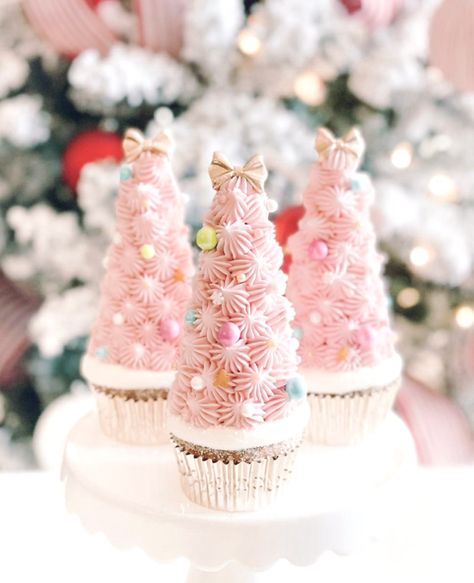 #pinkchristmas #christmas #christmasdecor #pink #pinkchristmastree #christmastree #pinkchristmasdecor #pinkmas #christmastime #pinkdecor #handmade #christmasdecorations #pinkaesthetic #pinkobsessed #homedecor #xmas #pinkpinkpink #christmasgifts #girlythings #christmasiscoming #tistheseason #pinklover #christmasmagic #christmasvibes #vintagechristmas #pinkeverything #santa #pinklife #christmasdecorating #shopsmall Tree Cupcakes, Christmas Strawberry, Winter Wonderland Birthday Party, Girls Christmas Party, Christmas Macarons, Christmas Tree Cupcakes, Baking Theme, Winter Wonderland Birthday, Pastel Cupcakes