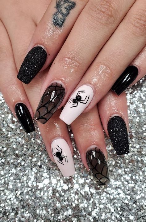 Avengers Nails, Elegant Touch Nails, Halloween Nail Art Ideas, Disney Acrylic Nails, Horror Nails, Teen Nails, Halloween Manicure, Punk Nails, Creative Nail Art