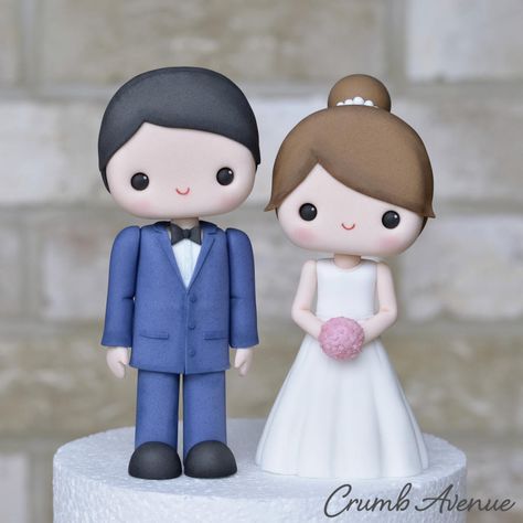 Polymer Clay Wedding, Wedding Cake Tutorial, Bride Cake Topper, Clay Cake, Bride And Groom Cake Toppers, Brides Cake, Cake Topper Tutorial, Cake Craft, Cute Wedding