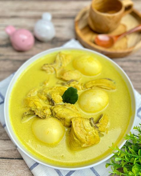 Eggs Dishes, Kari Ayam, Telur Rebus, Makanan Diet, Asian Foods, Curry Chicken Recipes, Egg Dish, Anime Food, Curry Recipe