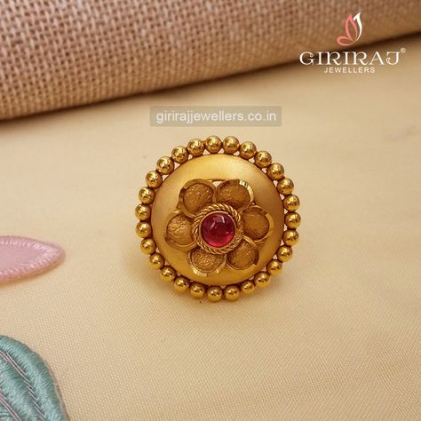 Pendent Gold, Gold Antique Ring, Rajput Jewellery, Latest Gold Ring Designs, Gold Palace, Nose Ring Jewelry, Unique Gold Jewelry Designs, New Gold Jewellery Designs, Antique Jewellery Designs