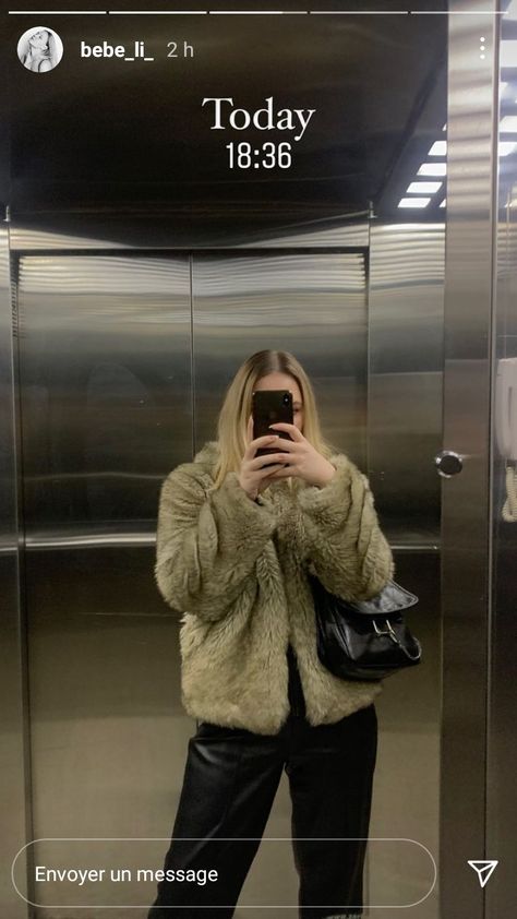 Mirror selfie, elevator, ootd, pic ideas Lift Mirror Selfie Aesthetic, Lift Selfie Ideas, Elevator Instagram Story, Elevator Selfie Instagram, Elevator Selfie Aesthetic, Lift Mirror Selfie, Elevator Mirror Selfie, Elevator Photos, Elevator Pics