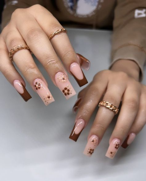 Trendy Brown Nails Short Square, Brown Cute Acrylic Nails, Brown Fake Nails, Brown Nails Ideas Coffin, Cute Short Acrylic Nails Brown, Fall Neutral Nails Acrylic, Brown And Cream Nails Acrylic, Brown Nails Acrylic Medium Length, Acrylic Nail Designs Fall Colors