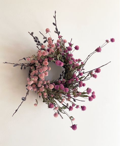 Amaranth Wreath, Natural Spring Decor, Dried Flower Wreath Diy, Spring Wreath Ideas Diy, Died Flowers, Boho Spring Decor, Diy Wreaths For Front Door, Protea Wreath, Wreath Display