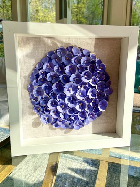 Tiny shells hand placed to depict hydrangea flowers Pretty Flowers Photography, Seashell Art Diy, Tiny Shells, Watercolor Lotus, Shell Craft, Seashell Projects, Seashell Wall Art, Flower Decorations Diy, Plaster Wall Art