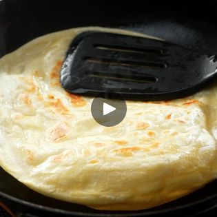 Felt Bread, Banglar Rannaghor, Egg Paratha, Soft Tortillas, Roti Recipe, Paratha Recipes, Naan, Indian Food, Tortillas