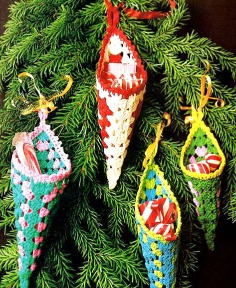 Vintage Crochet Pattern Christmas Cornucopias Candy Cones - Etsy UK Crocheted Christmas Ornaments, Granny Christmas, Granny Square Haken, Crocheted Christmas, Confection Au Crochet, Steel Crochet Hooks, Crochet Xmas, Crochet Christmas Trees, Crochet Christmas Decorations