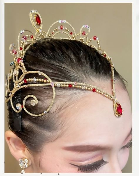 Ballet Hair Pieces, Talisman Ballet, Ballet Makeup, Ballroom Accessories, Swan Lake Costumes, Ballet Tiaras, Ballet Headpieces, Nutcracker Costumes, Ballet Hairstyles