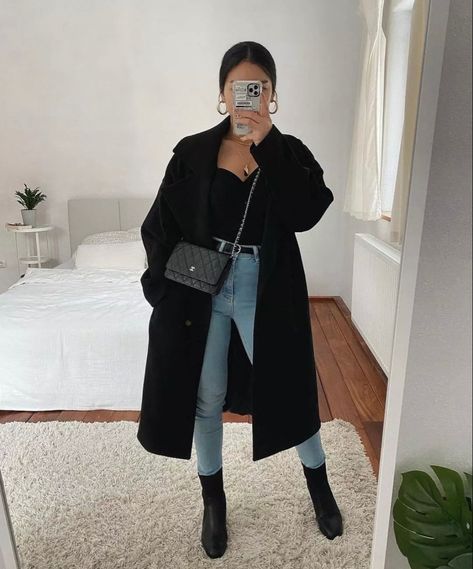 Schwarzer Mantel Outfit, Thanya W, Mantel Outfit, Mode Ulzzang, Winter Fashion Outfits Casual, Cold Outfits, Tumblr Outfits, Causual Outfits, Mode Ootd