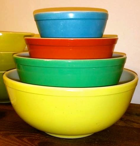 Pyrex Primary Mixing Bowls Vintage Furniture Store, Vintage Pyrex Patterns, Pyrex Primary Colors, Colors Mixing, Vintage Pyrex Dishes, Pink Pyrex, Pyrex Dishes, Pyrex Patterns, Vintage Pyrex Bowls