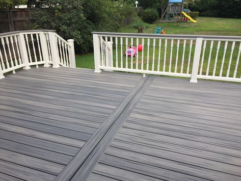 Trex Deck Designs, Backyard Design Plans, Decking Designs, Trex Decking, Trex Transcend, Deck Design Ideas, Deck Pictures, Composite Decking Boards, Deck Colors