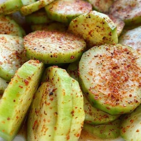 Mexican cucumber recipe Ways To Eat Cucumber Snacks, Healthy Cucumber Snacks, Cucumber Snack Ideas, Cucumber Snack, Tajin Seasoning, Cucumber Snacks, Cucumber Recipes, Pink Salt, Lunch Snacks