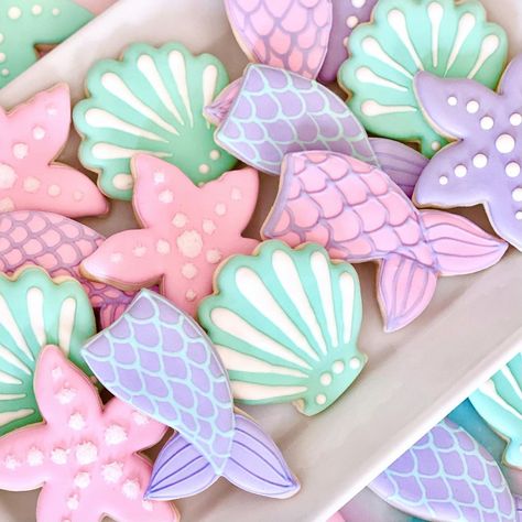 Mermaid Cookies 3rd Birthday, Mermaid Cookie Cake Ideas, Pastel Mermaid Cookies, Mermaid Cookies Decorated Easy, Mermaid Birthday Party Cookies, Mermaid Party Cookies, Mermaid Sugar Cookies Royal Icing, Mermaid Cookies Ideas, Under The Sea Sugar Cookies