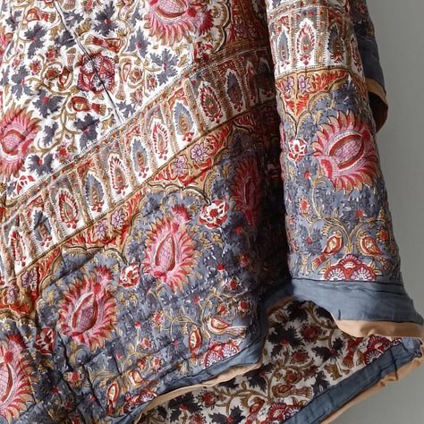 Gulaal Indian Jaipuri Block Print Quilt Printed Reversible Razai Cotton Handmade Floral Quilt, Jaipuri Razai, Bedspread Comforter - Etsy Jaipuri Print, Bedspreads Comforters, Block Print Quilt, Queen Size Quilt, Floral Quilt, King Quilt, Printed Quilt, Local Artisans, Cotton Bedding