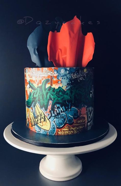 Grafitti Cake Ideas, Graffiti Cake Ideas, Graffiti Birthday Cake, Graffiti Cake, Grace Chow, Graffiti Birthday, Graffiti Party, Emoji Cake, Girl Bday Party