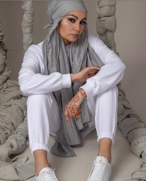 Muslim Scarf Styles, Turban Outfit, New Look Clothes, Hijab Turban Style, Muslimah Style, Estilo Hijab, Turban Hijab, Mode Turban, Hijab Trends