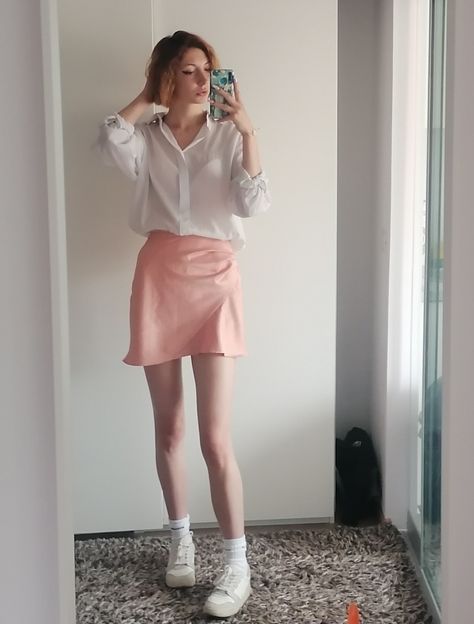 Business casual outfit inspo with silk pink skirt Business Casual Pink, Business Casual Outfit, Pink Skirt, Business Casual Outfits, Casual Outfit, Business Casual, Casual Outfits, Silk, Skirt