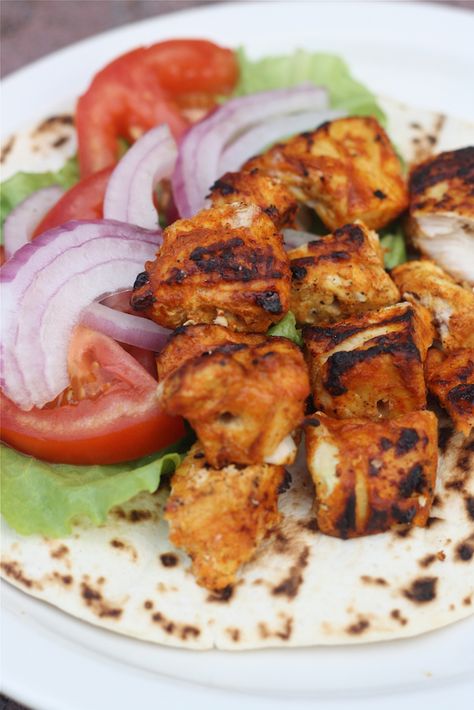 Tandoori Chicken Tikka, Doner Kebabs, Pf Changs, Burger Meat, Asian Spices, Wrap Recipe, Easy Asian Recipes, Spice Shop, Sandwiches For Lunch