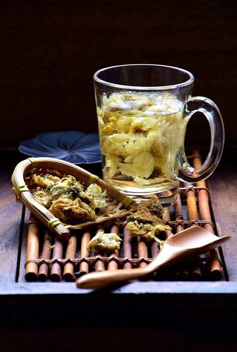 Healing Tea Recipes, Tea Time Magazine, Sore Throat Tea, Tea Time Table, Catalog Ideas, Tea For Colds, Chrysanthemum Tea, Herbal Tea Benefits, Healing Tea