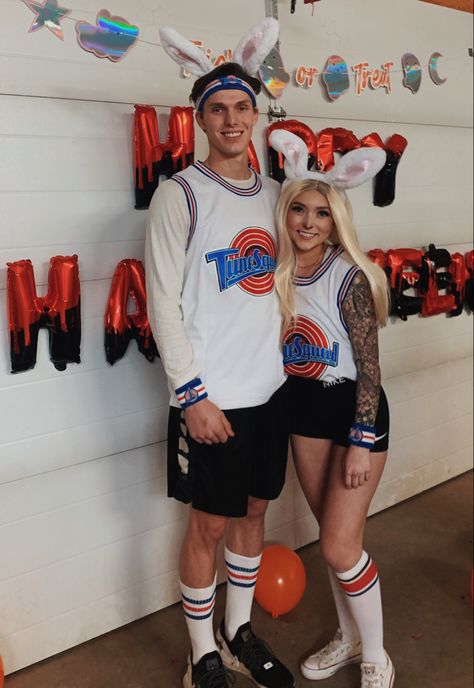 Halloween couple costume idea Spacejam Halloween Costume, Space Jam Halloween Costume Couple, Lola Bunny And Bugs Bunny Costume, Bugs Bunny And Lola Costume, Bugs Bunny Halloween Costume, Lola Bunny And Bugs Bunny, Bugs And Lola Costume, Lola Space Jam, Tune Squad Costume